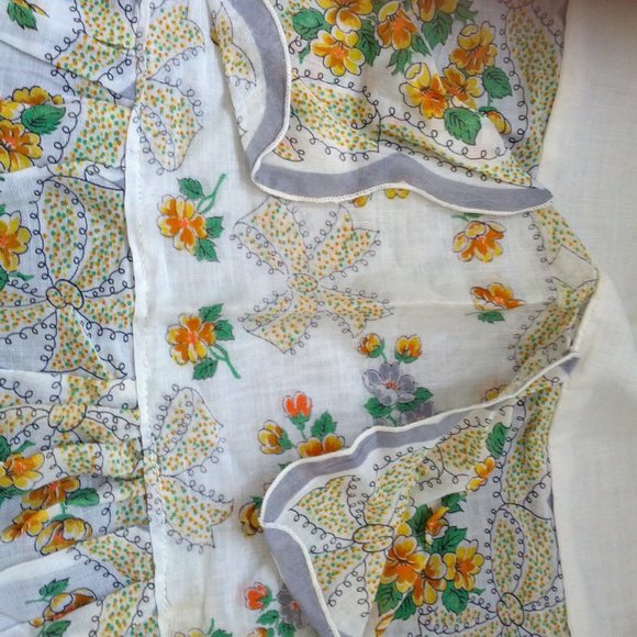 Vintage handmade cotton handkerchief half apron - Picture 3 of 5